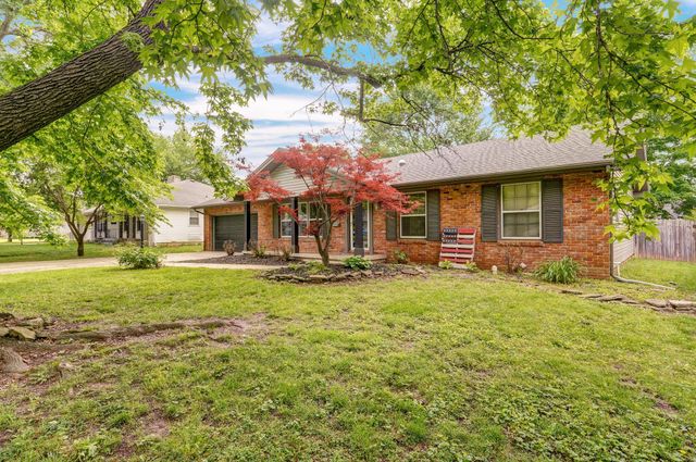 2117 E Montclair Street, Springfield, MO 65804