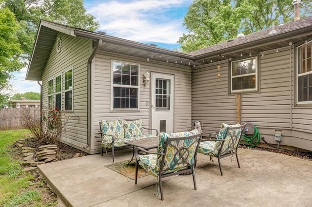 2117 E Montclair Street, Springfield, MO 65804
