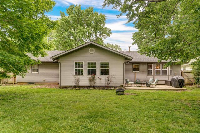 2117 E Montclair Street, Springfield, MO 65804