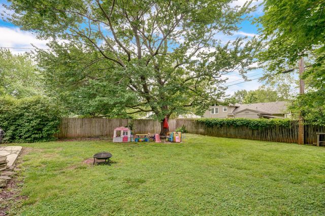 2117 E Montclair Street, Springfield, MO 65804