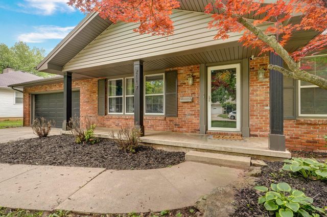 2117 E Montclair Street, Springfield, MO 65804
