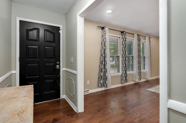 2117 E Montclair Street, Springfield, MO 65804
