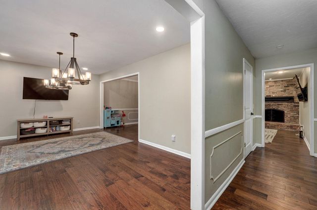 2117 E Montclair Street, Springfield, MO 65804