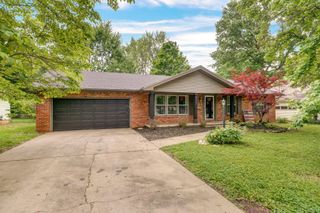 2117 E Montclair Street, Springfield, MO 65804