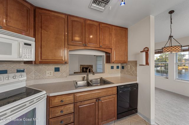 4740 Lake Waterford Way 4-112, Melbourne, FL 32901