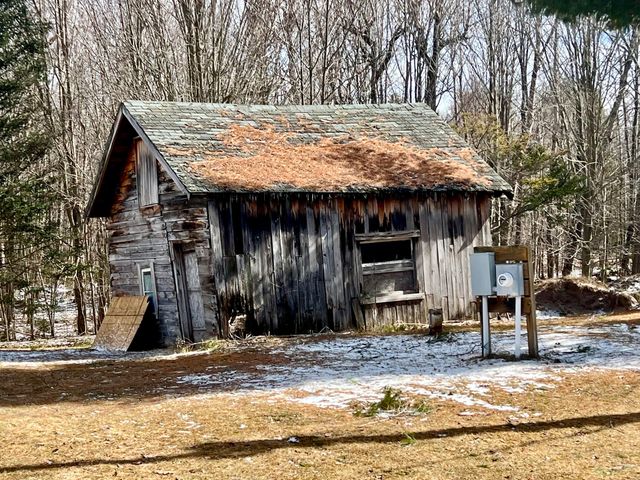 348 Patent Road, Peru, NY 12972