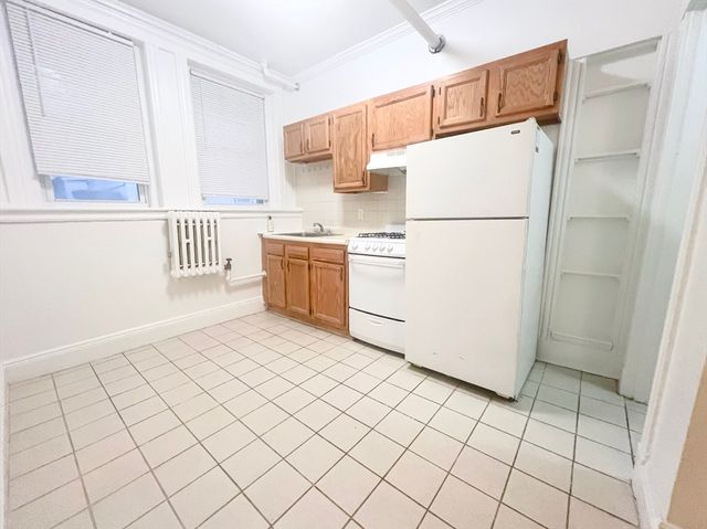 56 Selkirk Rd 1, Boston, MA 02135