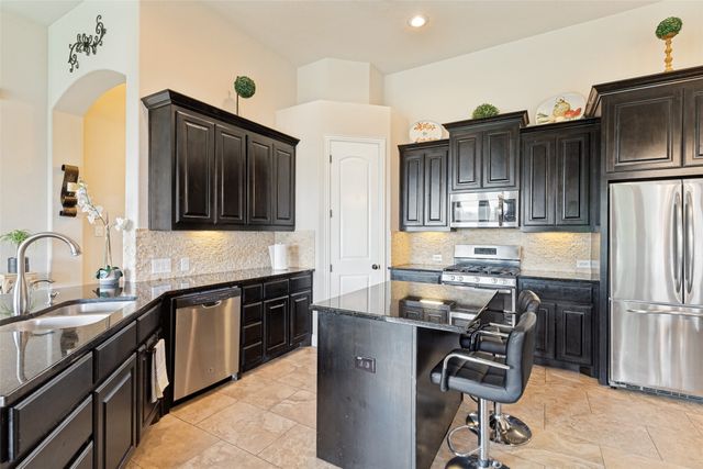 1221 Yosemite Way, Burleson, TX 76028