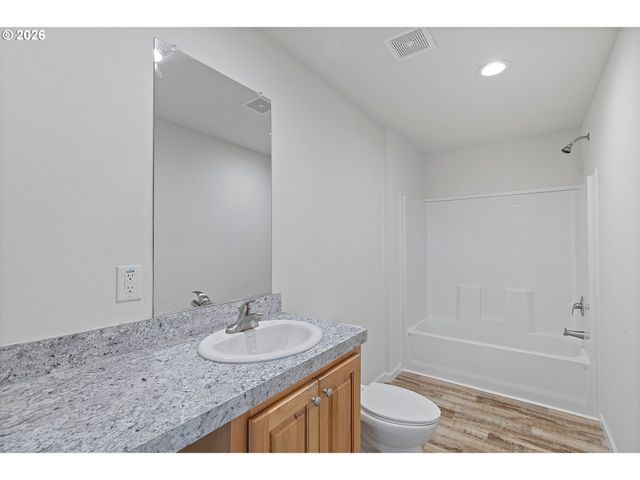 3831 PACIFIC Ave D002, Forest Grove, OR 97116