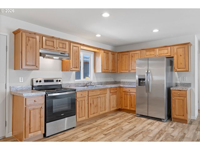 3831 PACIFIC Ave D002, Forest Grove, OR 97116