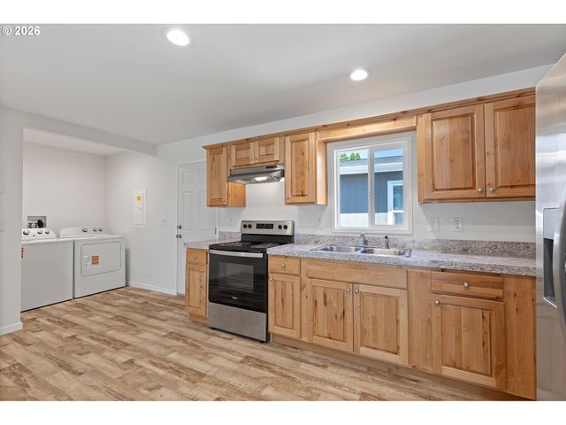 3831 PACIFIC Ave D002, Forest Grove, OR 97116