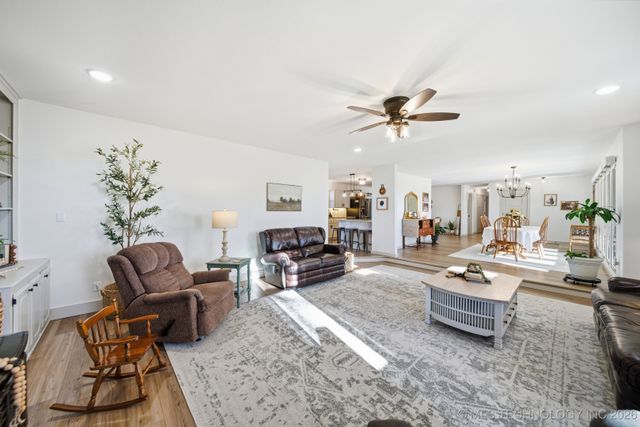 16157 W Teel Road, Sapulpa, OK 74066