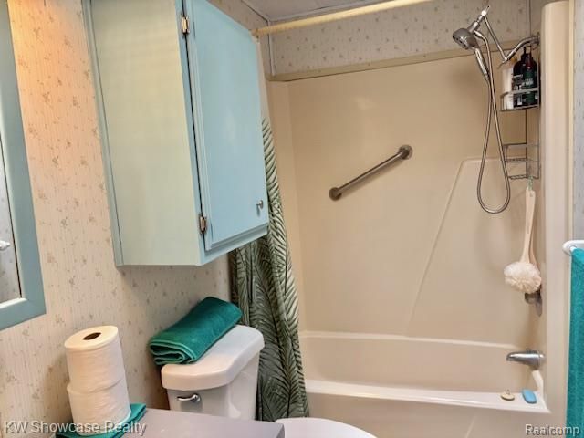 9435 Hunter Rills Road, Fenton, MI 48430