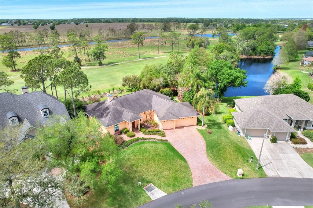 Image 2 of property listing at 2968 PLANTATION ROAD, Winter Haven, FL 33884