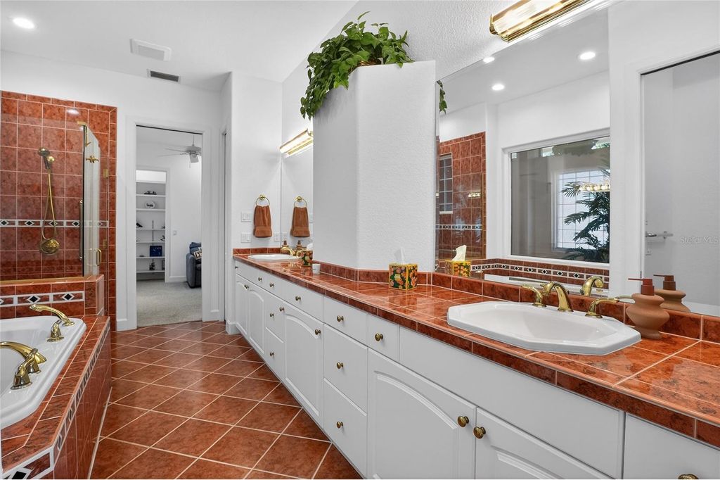 Image 30 of property listing at 2968 PLANTATION ROAD, Winter Haven, FL 33884