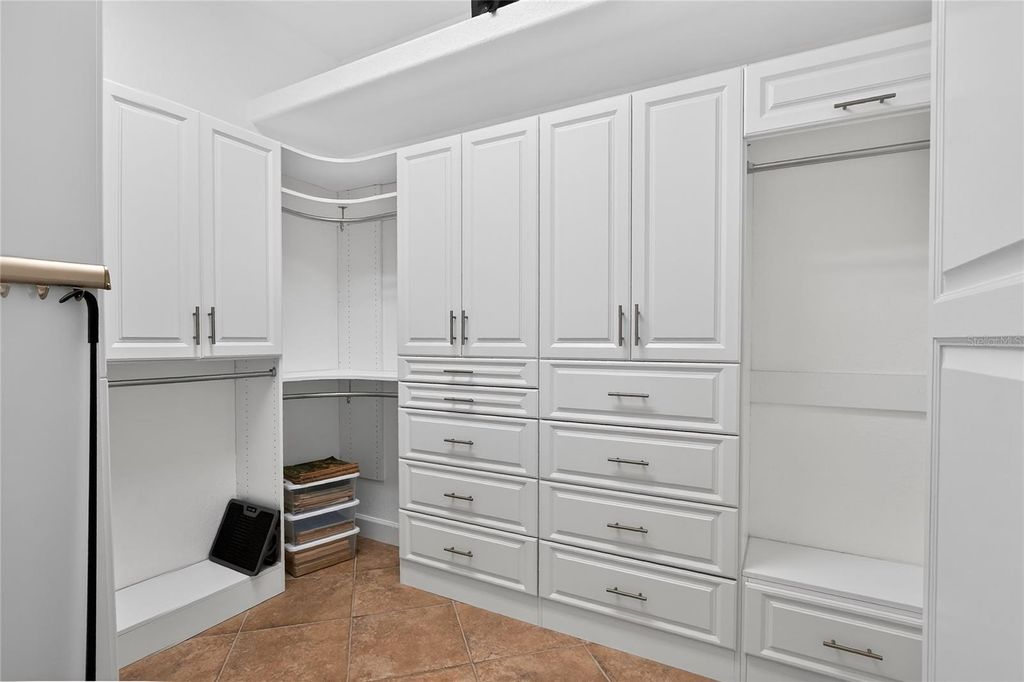 Image 38 of property listing at 2968 PLANTATION ROAD, Winter Haven, FL 33884