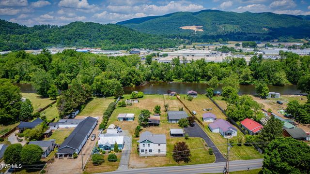 1397 Broad Street, Elizabethton, TN 37643