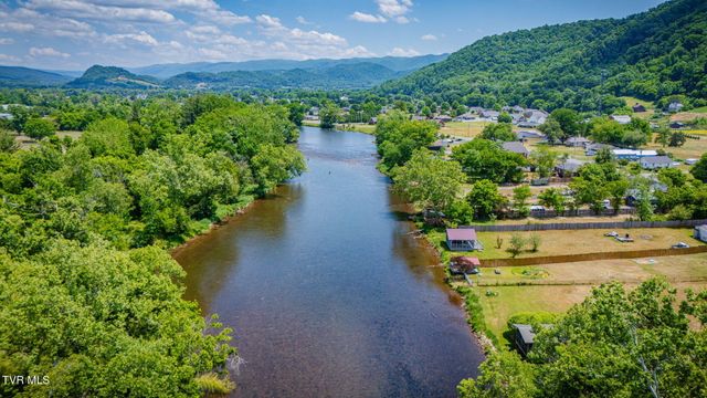 1397 Broad Street, Elizabethton, TN 37643