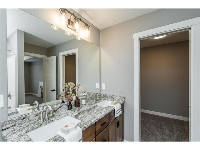 2105 Elk Run Drive SE, Pine Island, MN 55963