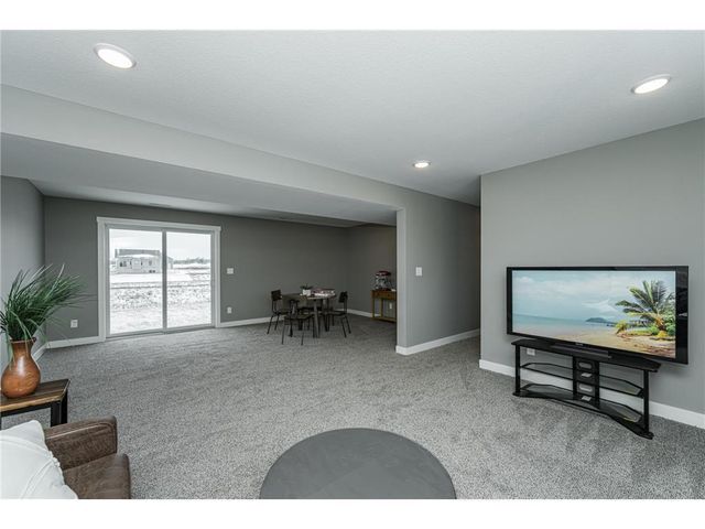2105 Elk Run Drive SE, Pine Island, MN 55963