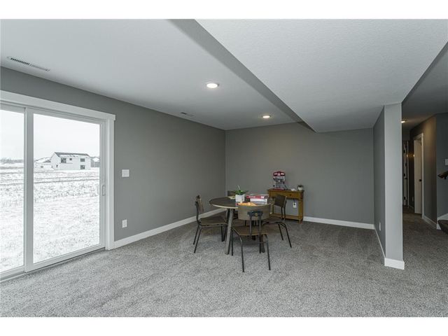 2105 Elk Run Drive SE, Pine Island, MN 55963