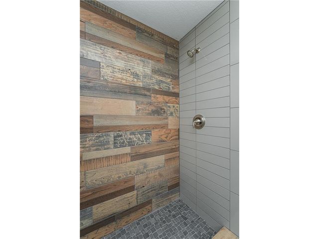 2105 Elk Run Drive SE, Pine Island, MN 55963