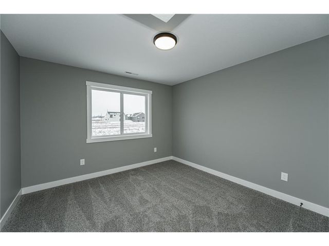 2105 Elk Run Drive SE, Pine Island, MN 55963