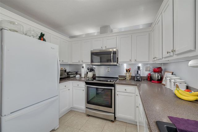 6030 OAK RIDGE AVENUE, New Port Richey, FL 34653