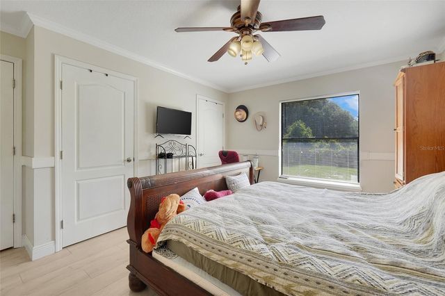 207 HOWARD COURT, Mascotte, FL 34753
