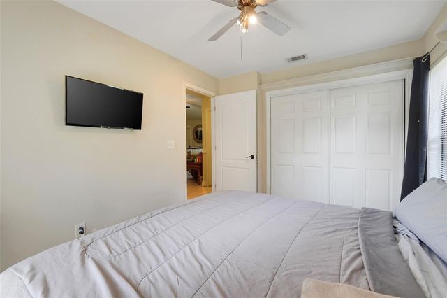 207 HOWARD COURT, Mascotte, FL 34753