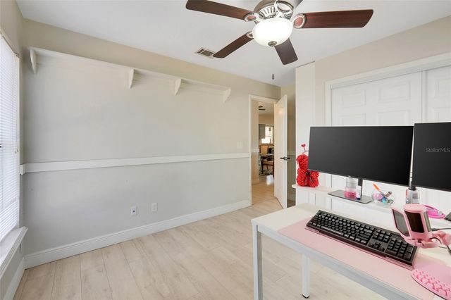 207 HOWARD COURT, Mascotte, FL 34753