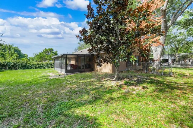 207 HOWARD COURT, Mascotte, FL 34753