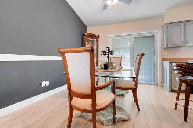 207 HOWARD COURT, Mascotte, FL 34753