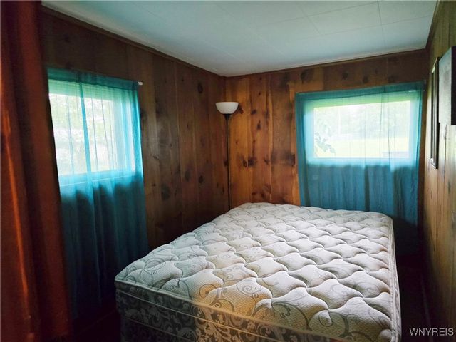 911 Shoreham Street, Carlton, NY 14571