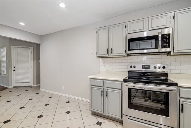 120 N Flaxseed Lane, Fort Worth, TX 76108