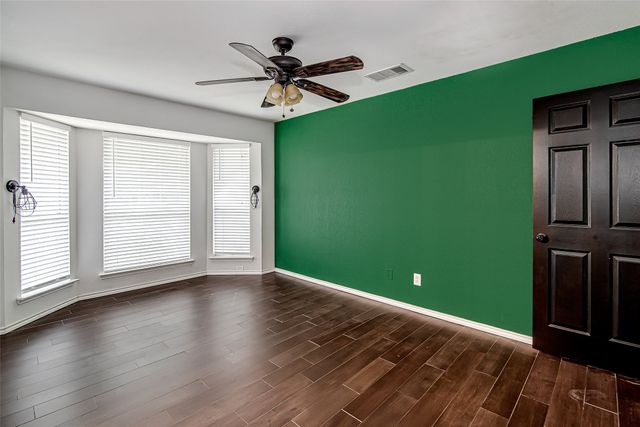 120 N Flaxseed Lane, Fort Worth, TX 76108