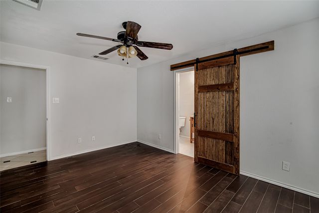 120 N Flaxseed Lane, Fort Worth, TX 76108