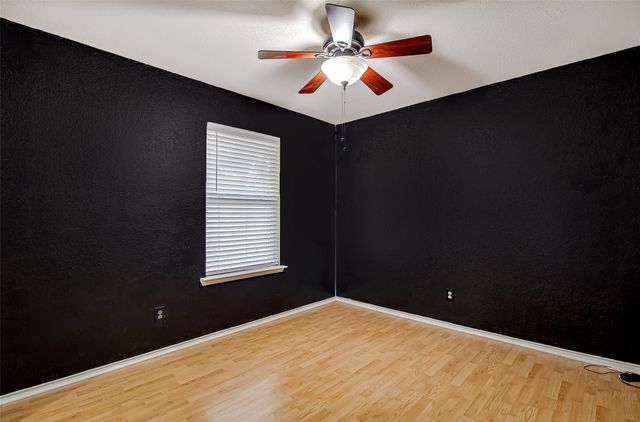 120 N Flaxseed Lane, Fort Worth, TX 76108