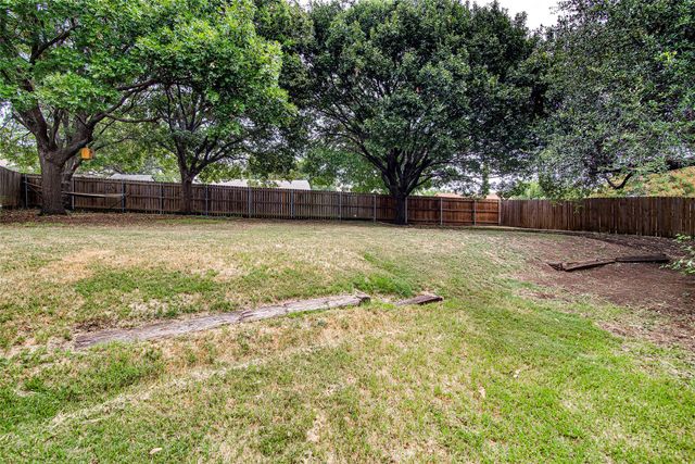 120 N Flaxseed Lane, Fort Worth, TX 76108