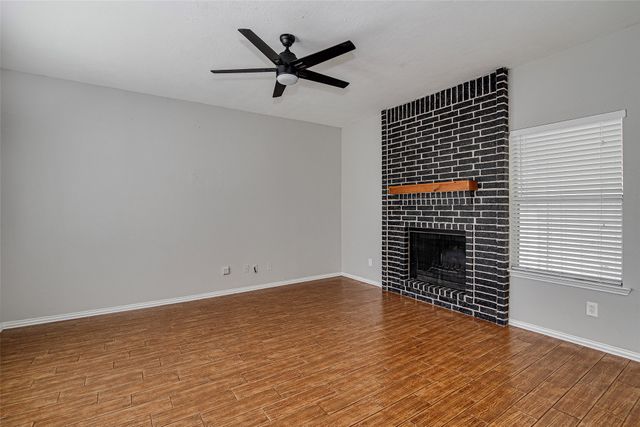 120 N Flaxseed Lane, Fort Worth, TX 76108