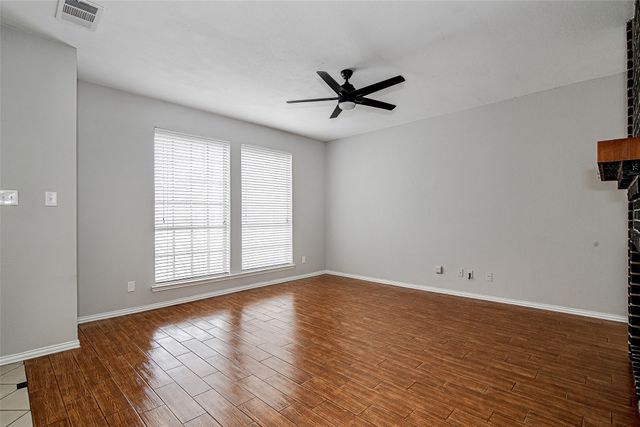 120 N Flaxseed Lane, Fort Worth, TX 76108