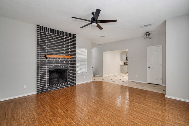120 N Flaxseed Lane, Fort Worth, TX 76108