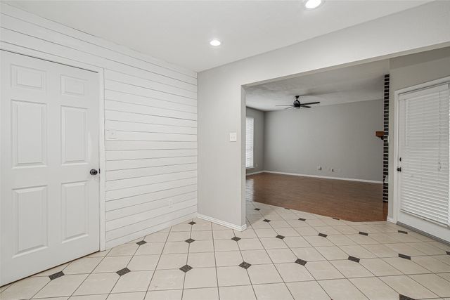 120 N Flaxseed Lane, Fort Worth, TX 76108