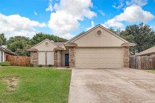 120 N Flaxseed Lane, Fort Worth, TX 76108