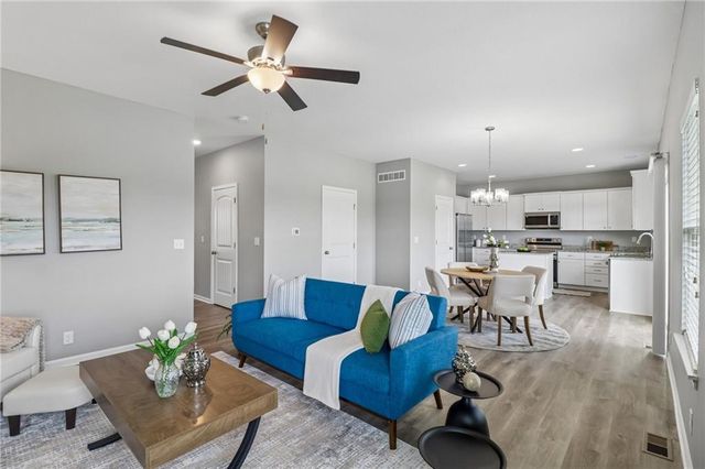 700 Pampas Street, Pleasant Hill, MO 64080