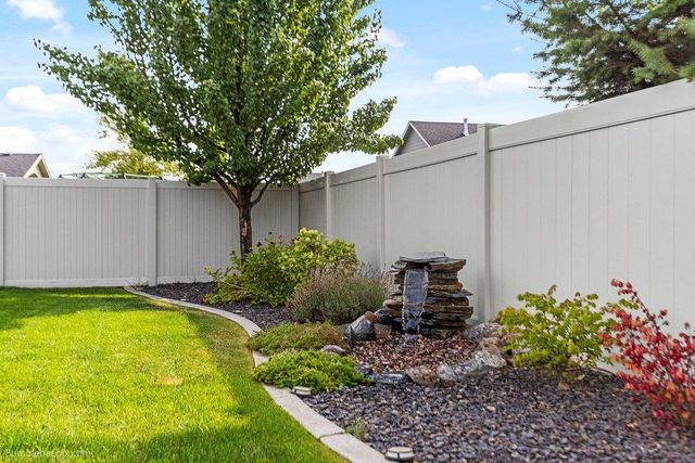 19810 E Snake River Ave, Liberty Lake, WA 99016