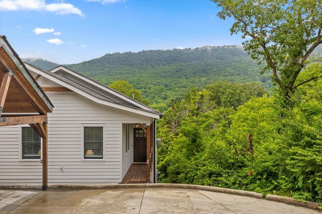 5010 Tennessee Avenue, Chattanooga, TN 37409