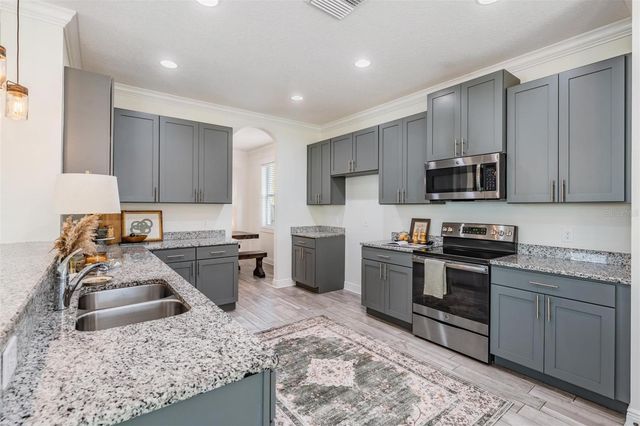 211 N MATANZAS AVENUE, Tampa, FL 33609