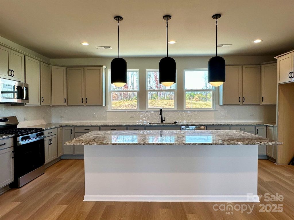 246 Ferebee Place BRX0072, Charlotte, NC 28213