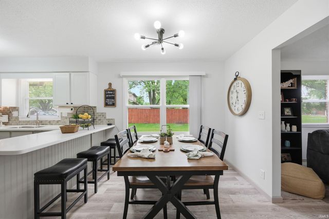 2904 W Moore Road, Muncie, IN 47304